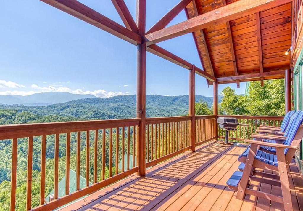 A Higher Calling, 1089 Of Free Area Attraction Tickets For Each Paid Day, Dollywood And More! 鸽子谷 外观 照片