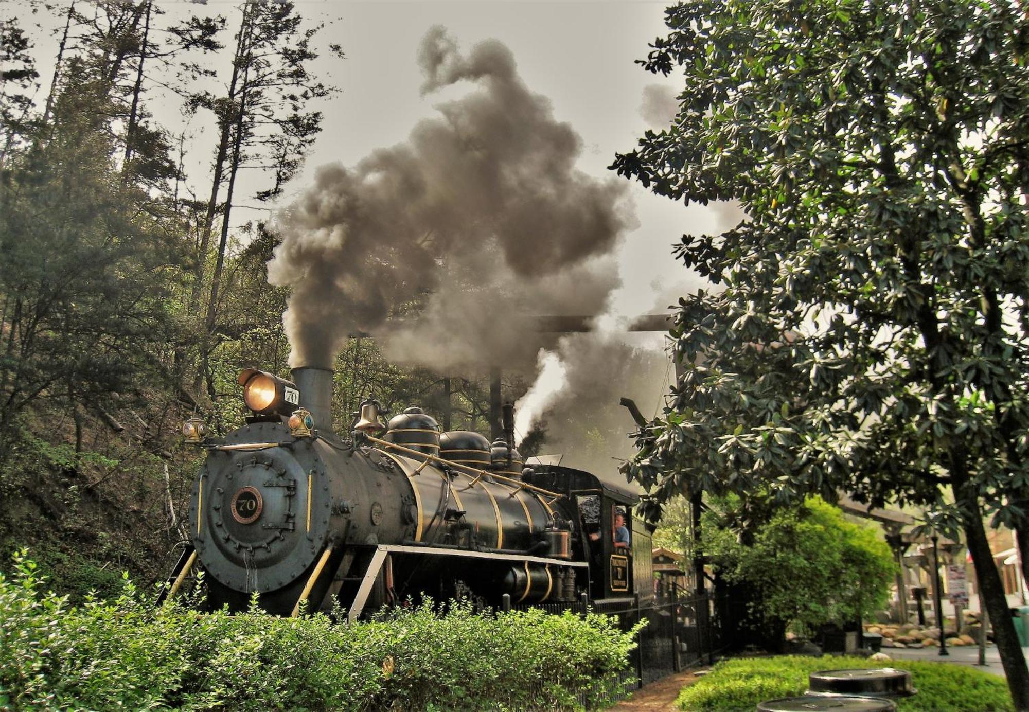 A Higher Calling, 1089 Of Free Area Attraction Tickets For Each Paid Day, Dollywood And More! 鸽子谷 外观 照片