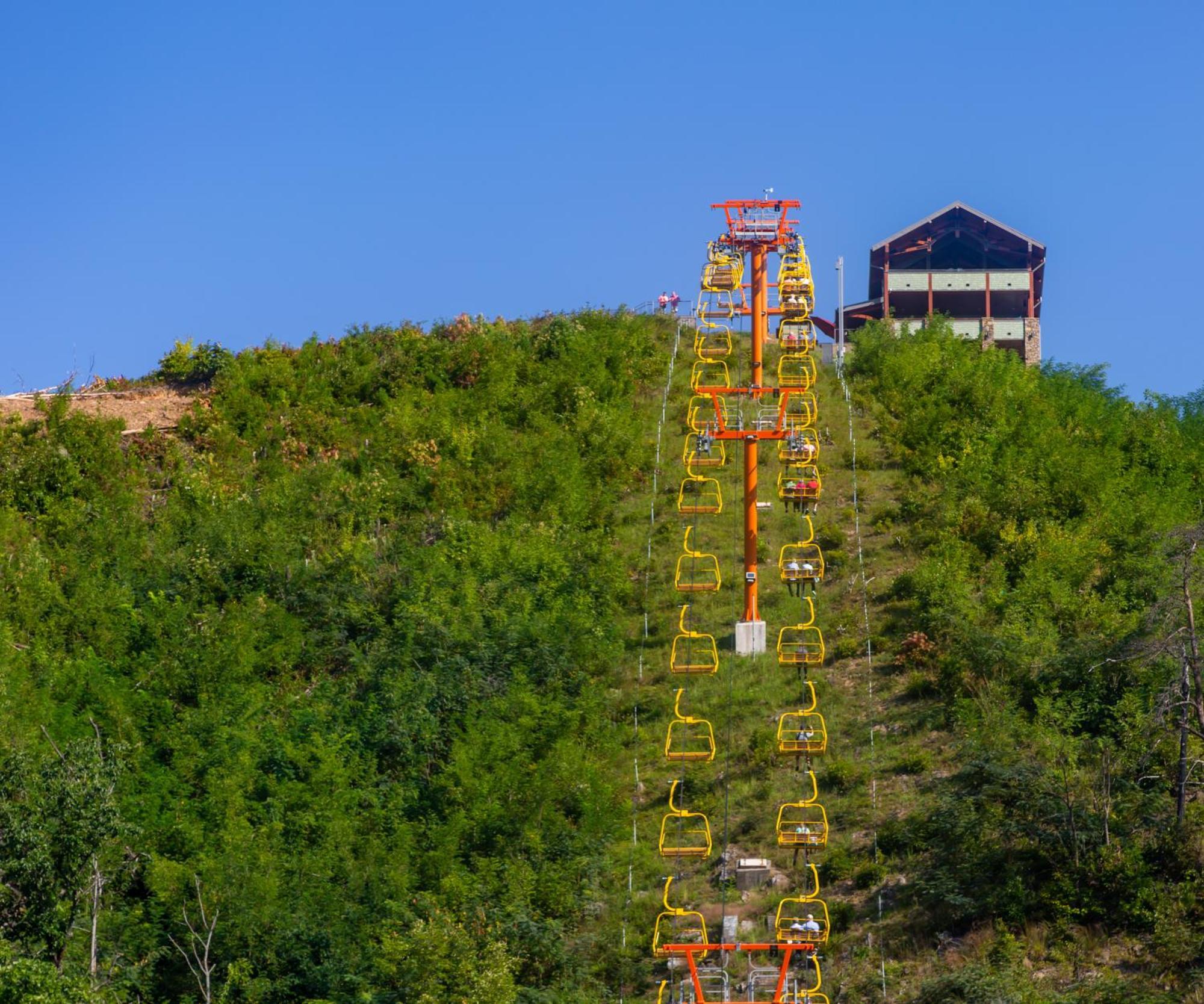 A Higher Calling, 1089 Of Free Area Attraction Tickets For Each Paid Day, Dollywood And More! 鸽子谷 外观 照片