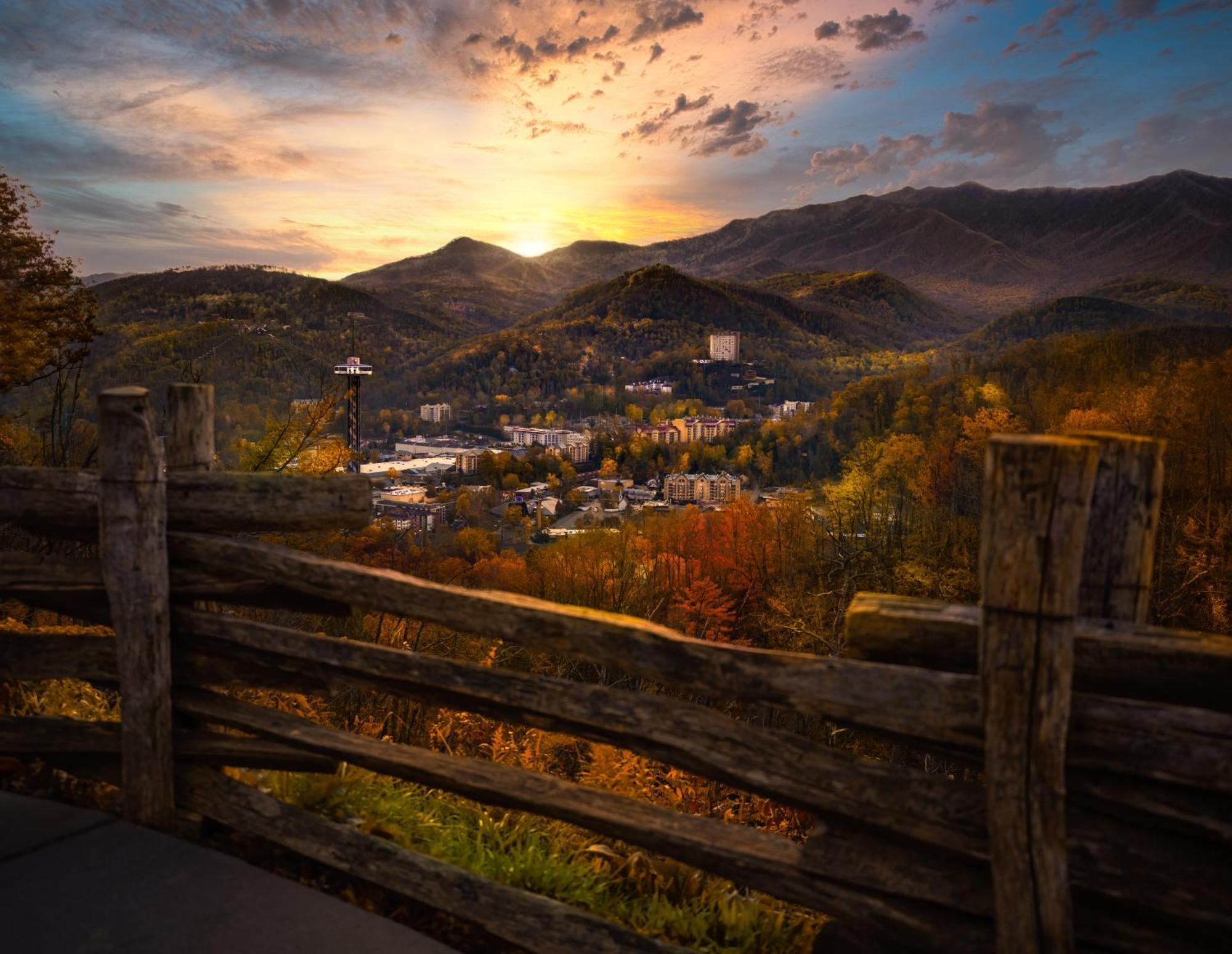 A Higher Calling, 1089 Of Free Area Attraction Tickets For Each Paid Day, Dollywood And More! 鸽子谷 外观 照片