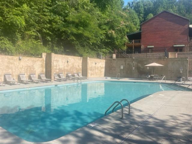 A Higher Calling, 1089 Of Free Area Attraction Tickets For Each Paid Day, Dollywood And More! 鸽子谷 外观 照片